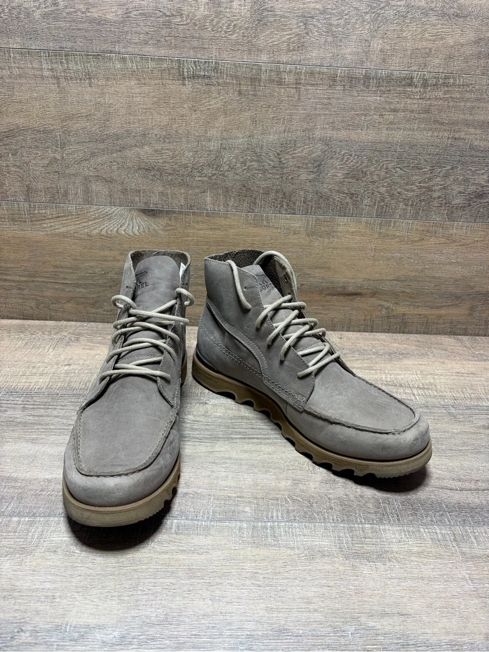 Sorel Men's Gray Suede Chukka Boots with Tan Sole
